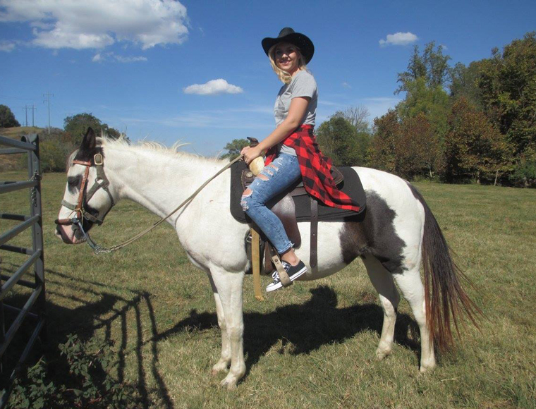 goldrush-stables-horseback-riding-stable-pigeon-froge horseback riding pigeon forge